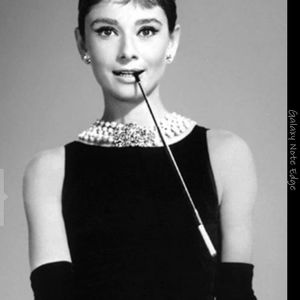 Meet your Posher, Dee